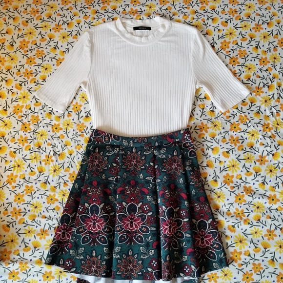 Forever 21 Ribbed Mock Neck - Picture 2 of 3